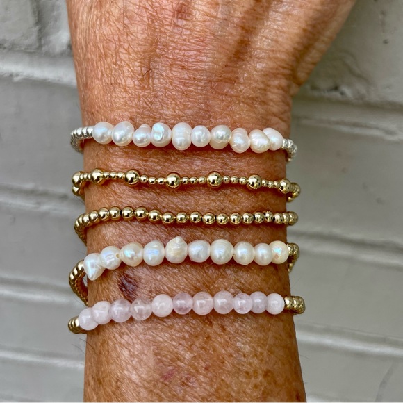 Handmade 14k gold filled bead + pale pink morganite bead stretch bracelet - Picture 10 of 11